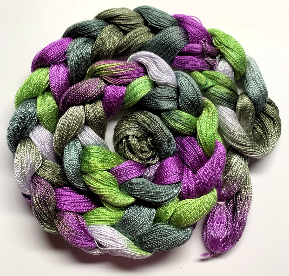 006 - Purple Chunky Hand Dyed Yarn - The Old Horizon